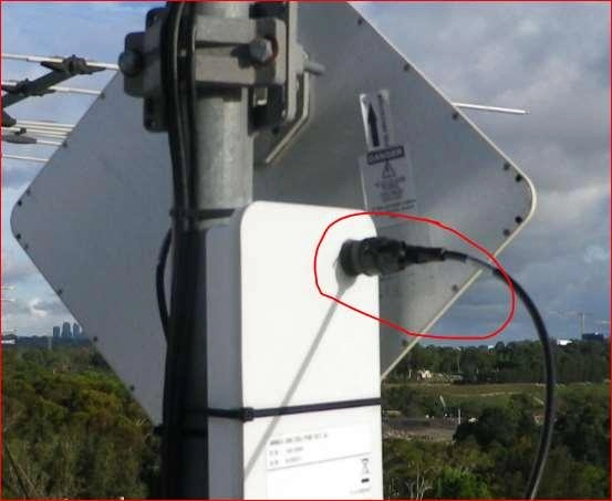 SP52948-BigAir-running-illegal-wireless-services-on-roof-Block-C-photo-1-1Mar2017