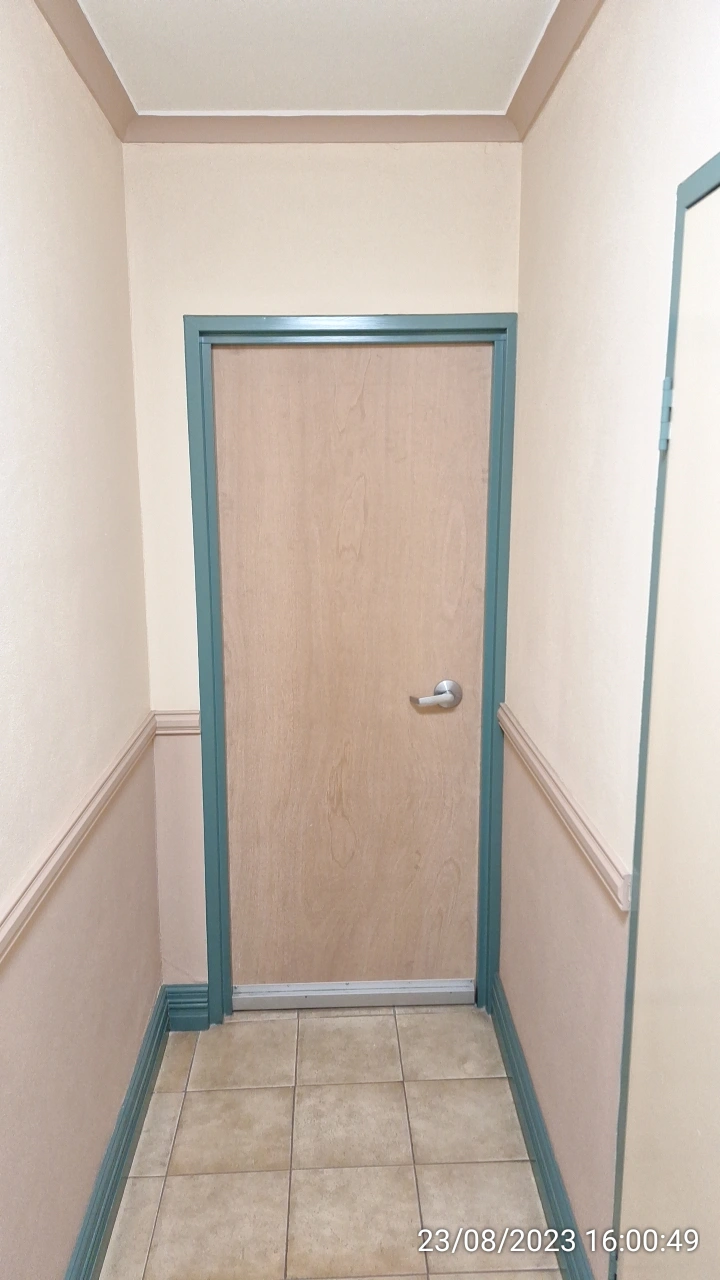 SP52948-Block-A-level-6-unannounced-replacement-of-fire-door-photo-1-23Aug2023.webp