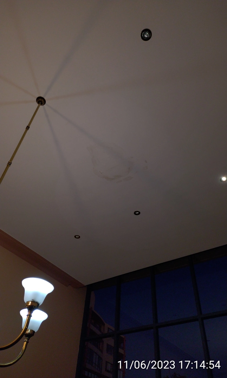 SP52948-Block-B-foyer-ceiling-water-leaks-photo-2-11Jun2023.webp