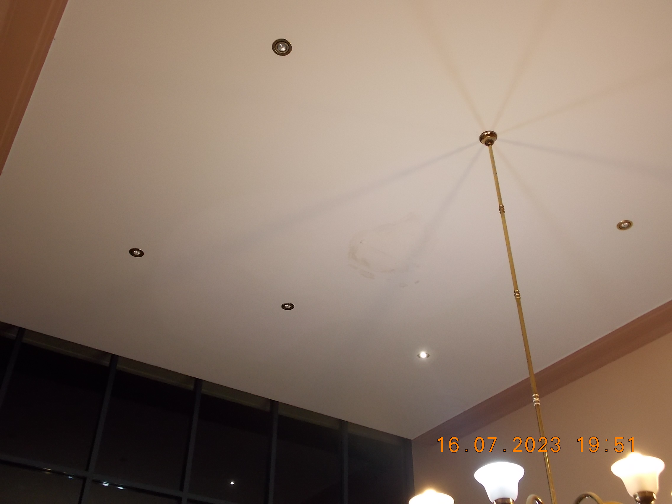 SP52948-Block-B-foyer-leakage-from-ceiling-creating-electrical-hazard-photo-3-16Jul2023.jpg