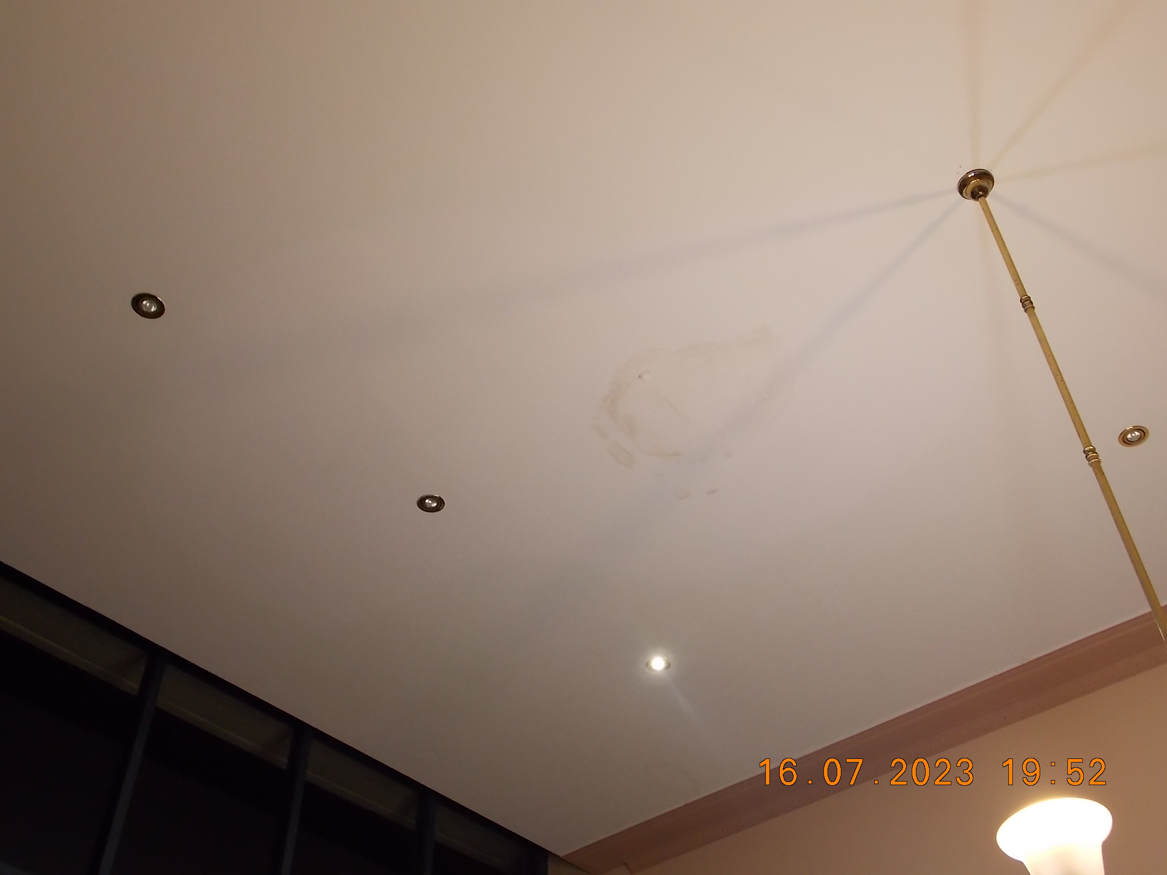 SP52948-Block-B-foyer-leakage-from-ceiling-creating-electrical-hazard-photo-5-16Jul2023.jpg