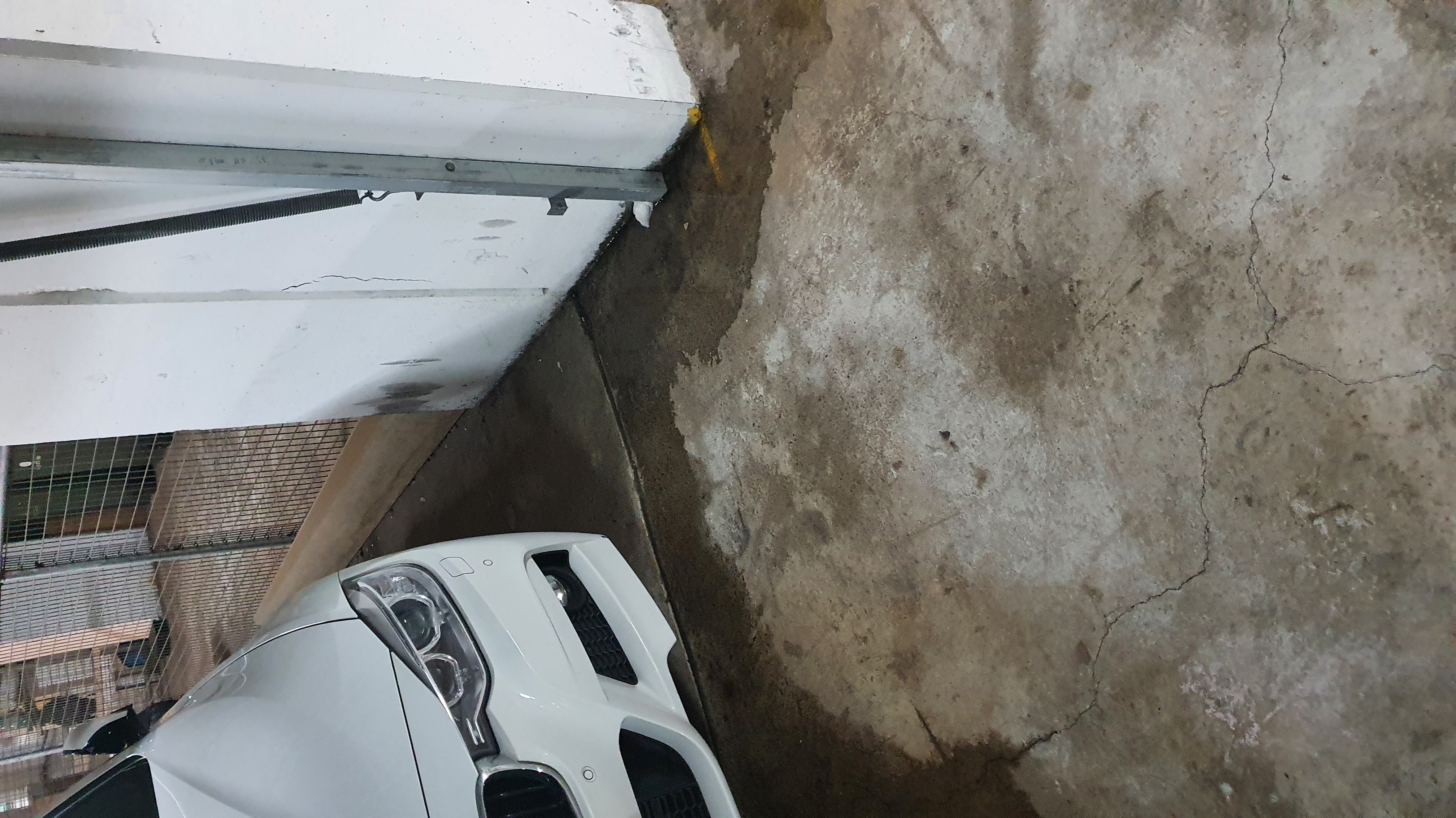 SP52948-examples-of-water-leakages-in-basement-and-garages-photo-55-22Feb2022.jpg