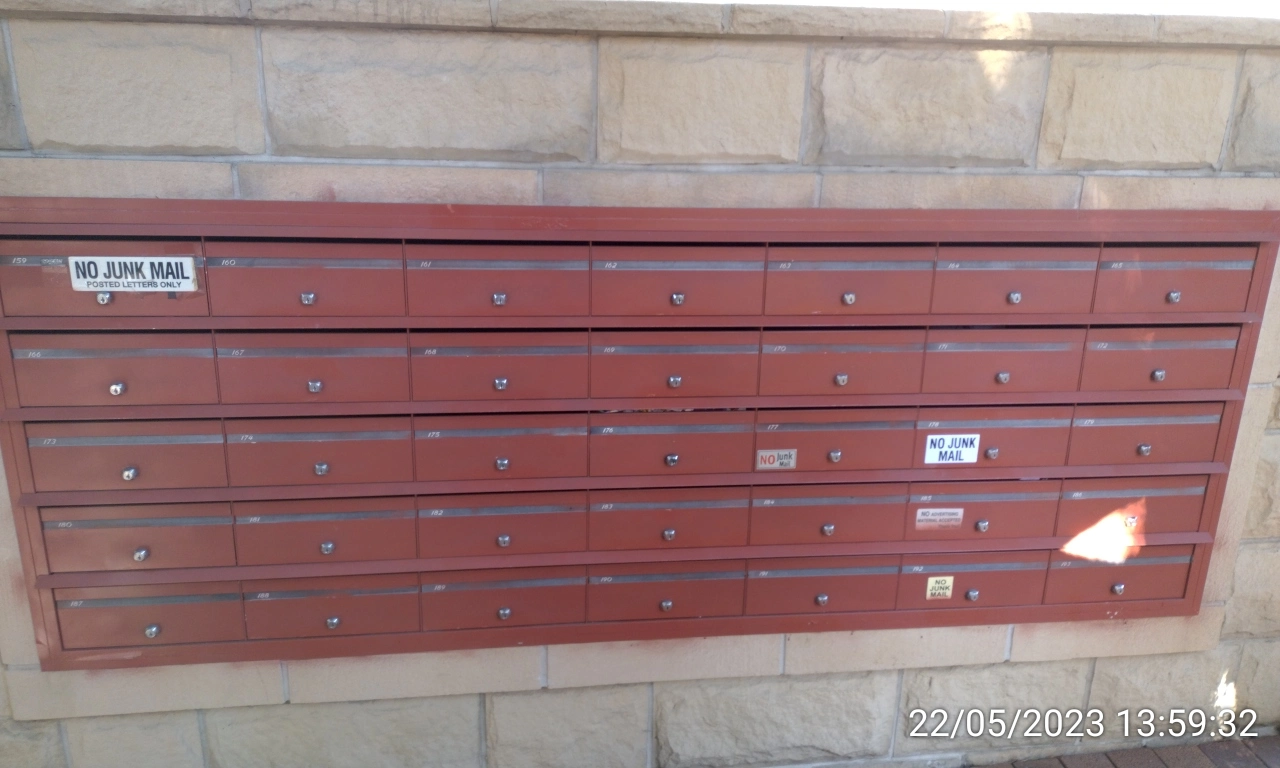 SP52948-only-Lot-158-letterbox-with-damaged-paint-photo-13-22May2023