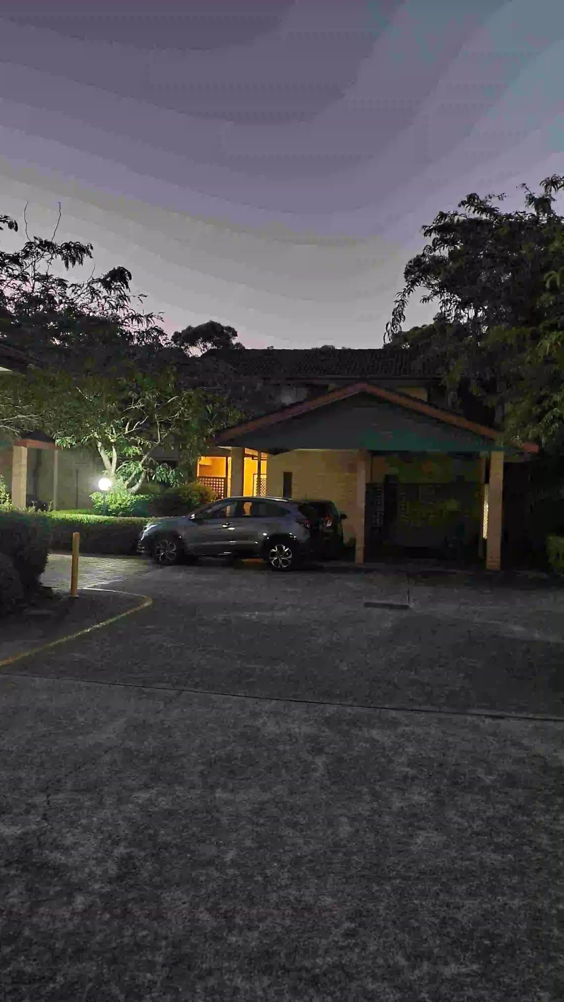 SP52948-persistent-illegal-parking-near-townhouse-202-in-spite-of-free-slots-in-carpark-photo-2-15Feb2022.webp