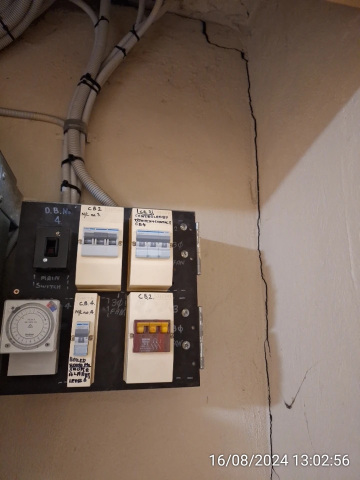 SP52948-Block-B-level-7-neglected-large-wall-crack-telecom-and-electrical-cabinet-photo-2-16Aug2024