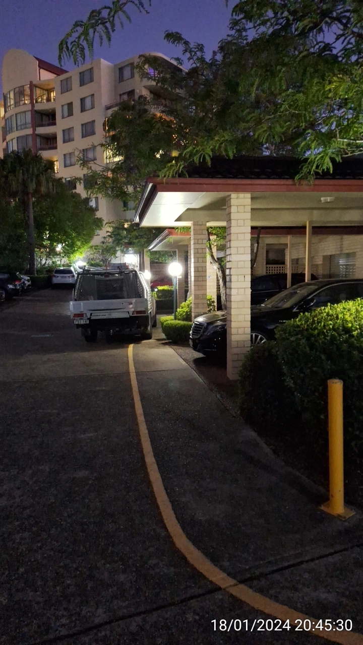 SP52948-car-illegally-parked-near-townhouses-photo-1-18Jan2024